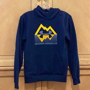 Boys Under Armour pullover sweatshirt